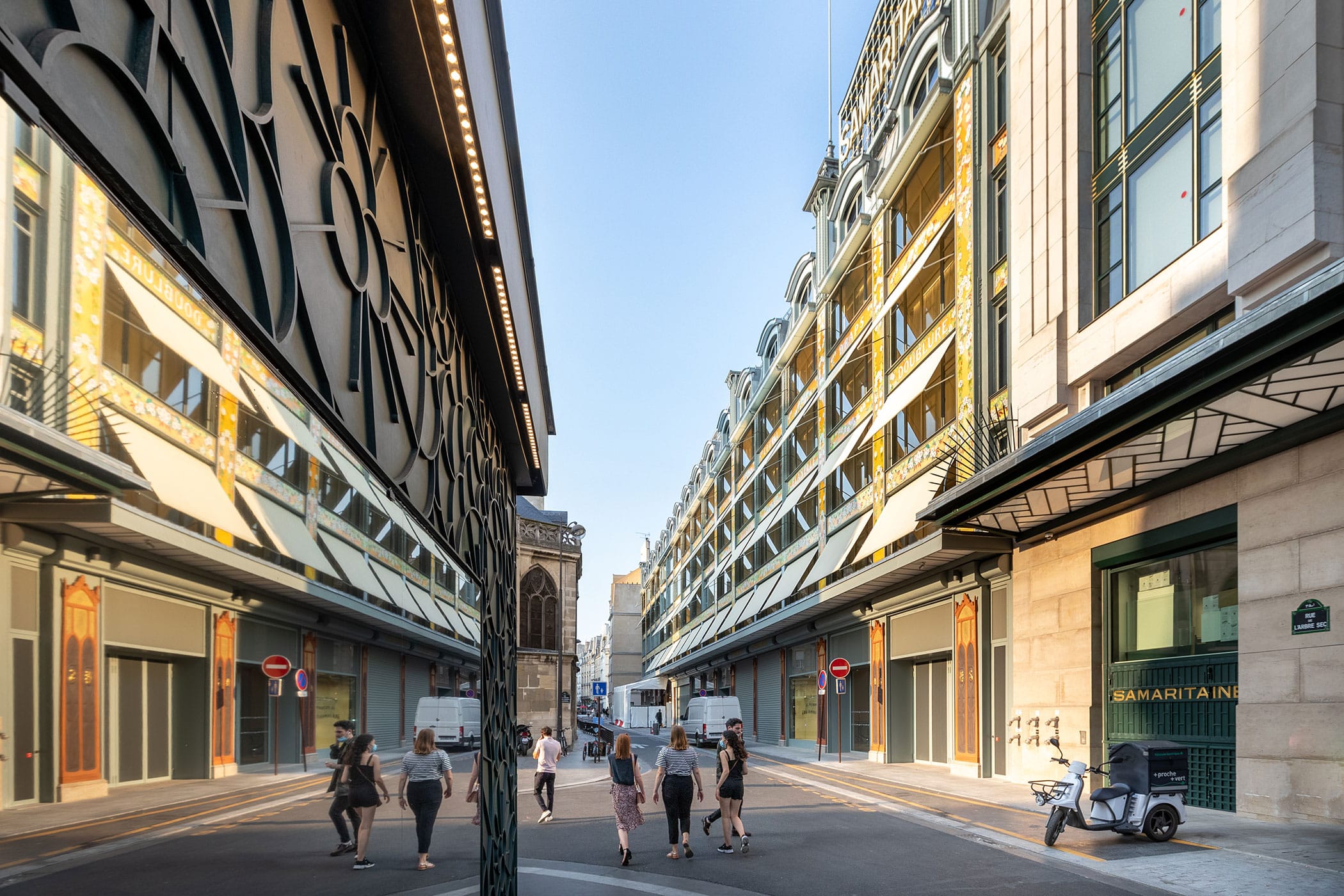 Allée bâtiments de la samaritaine