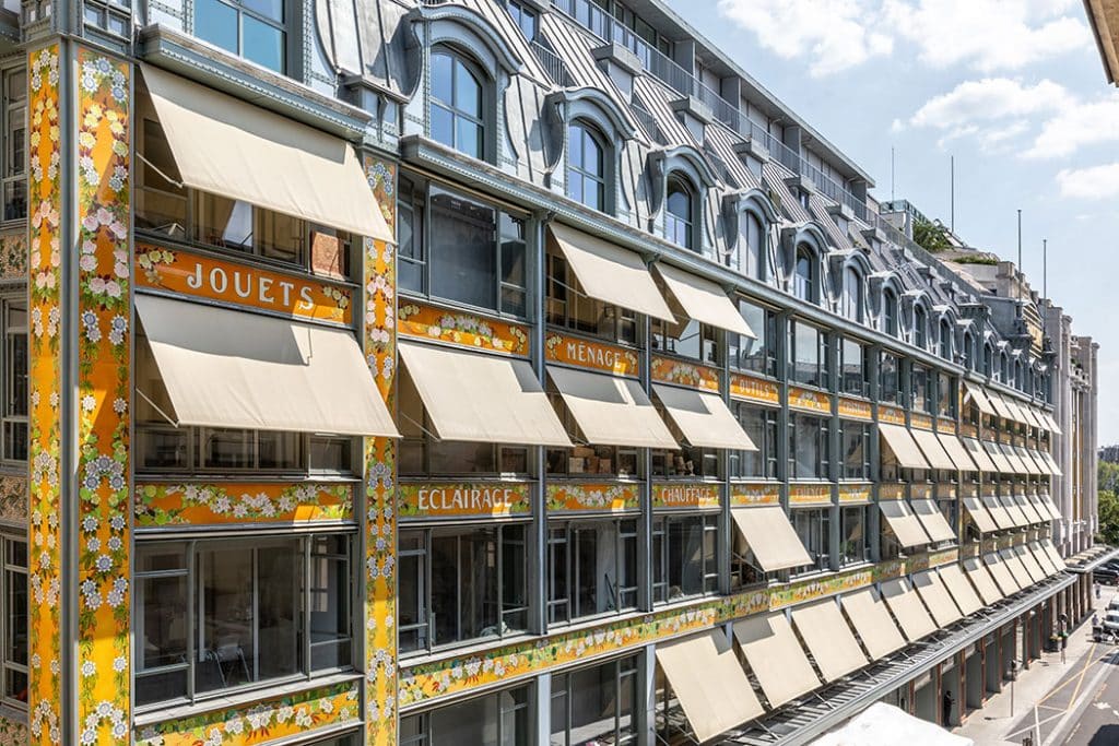 Façade historique d'immeuble la samaritaine